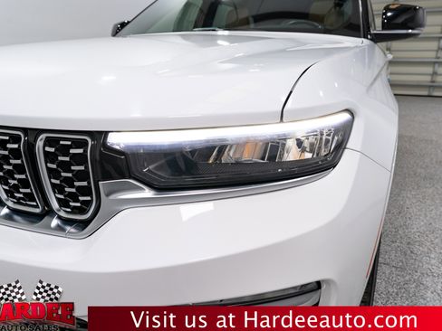 Used 2023 Jeep Grand Cherokee Summit w/ Luxury Tech Group V AWD/4WD image 8
