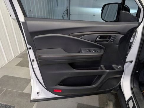 Used 2025 Honda Ridgeline TrailSport image 13
