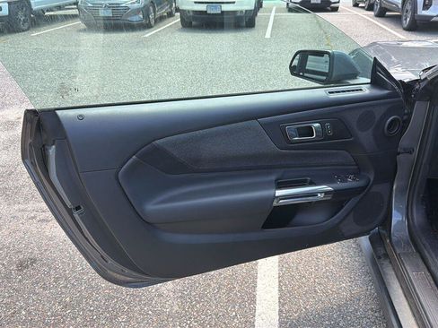 Used 2025 Ford Mustang Coupe RWD image 5