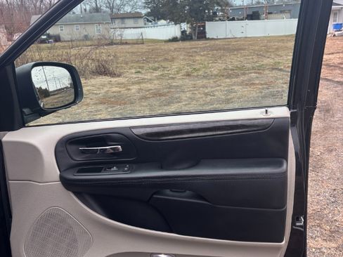 Used 2016 Dodge Grand Caravan SE w/ Quick Order Package 29E SE image 23