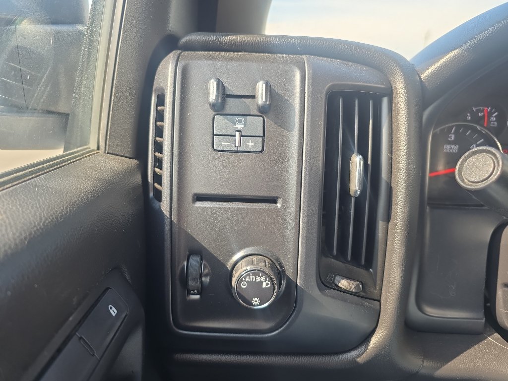 Used 2015 Chevrolet Silverado 3500 2WD Regular Cab image 26