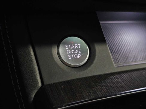 Used 2025 Audi Q5 e Premium Plus w/ Premium Plus Package image 34