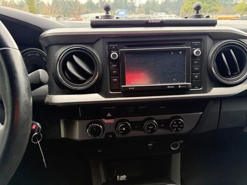 Used 2017 Toyota Tacoma SR5 w/ Tow Package image 16