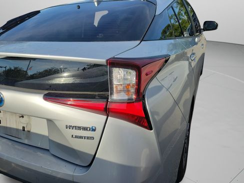 Used 2020 Toyota Prius Limited w/ Premium Convenience Package FWD image 9