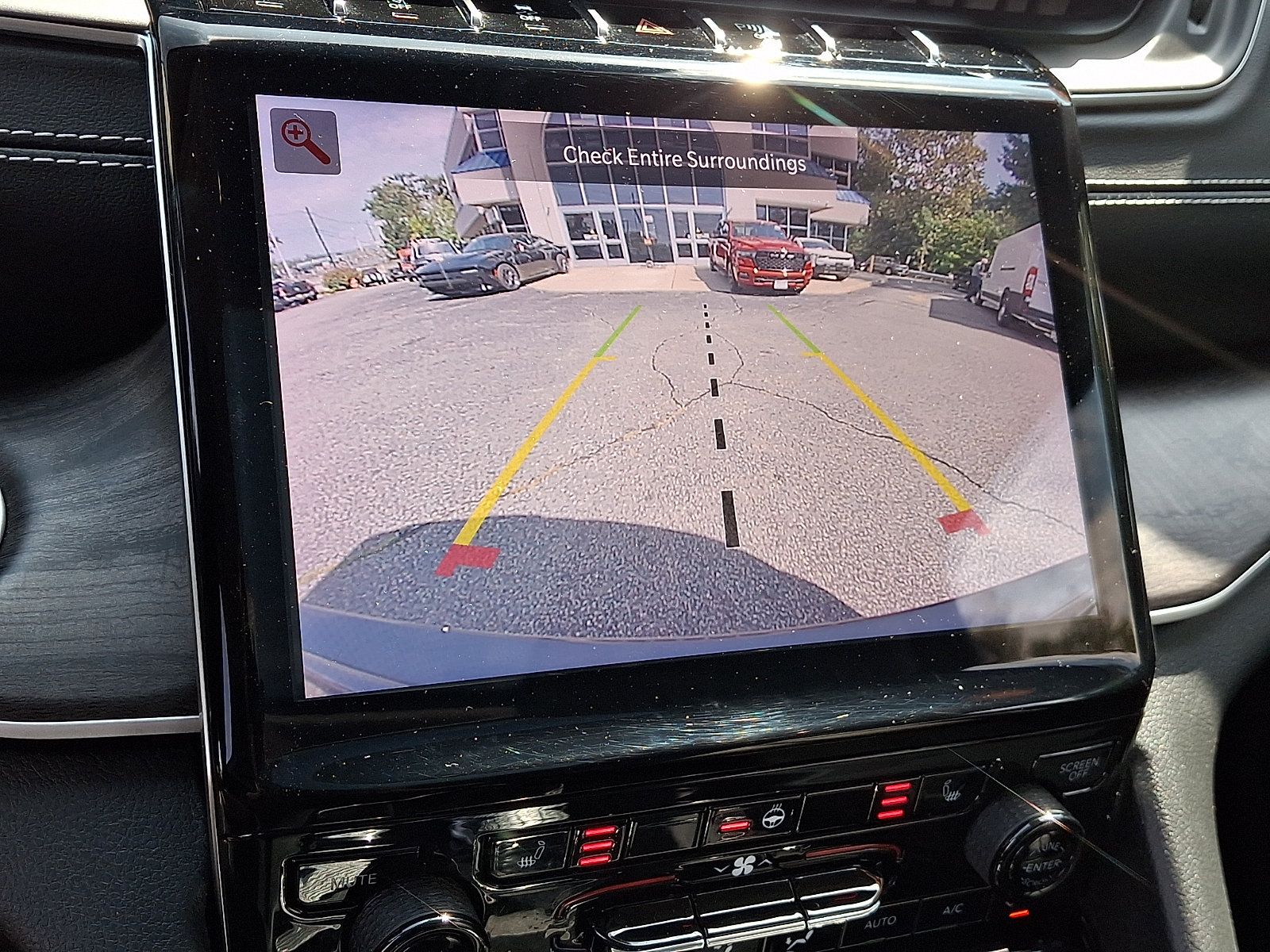 Used 2022 Jeep Grand Cherokee Limited AWD/4WD image 20