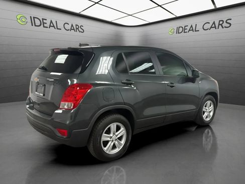 Used 2020 Chevrolet Trax LS w/ Tint and Cruise Package FWD image 5