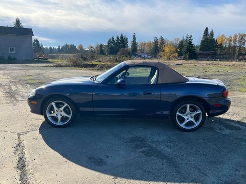 Used 2001 MAZDA MX-5 Miata image 26
