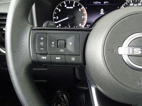 Used 2023 Nissan Rogue SV image 24