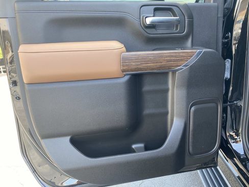 Used 2022 Chevrolet Silverado 2500 High Country w/ LPO, Hitch Package image 18