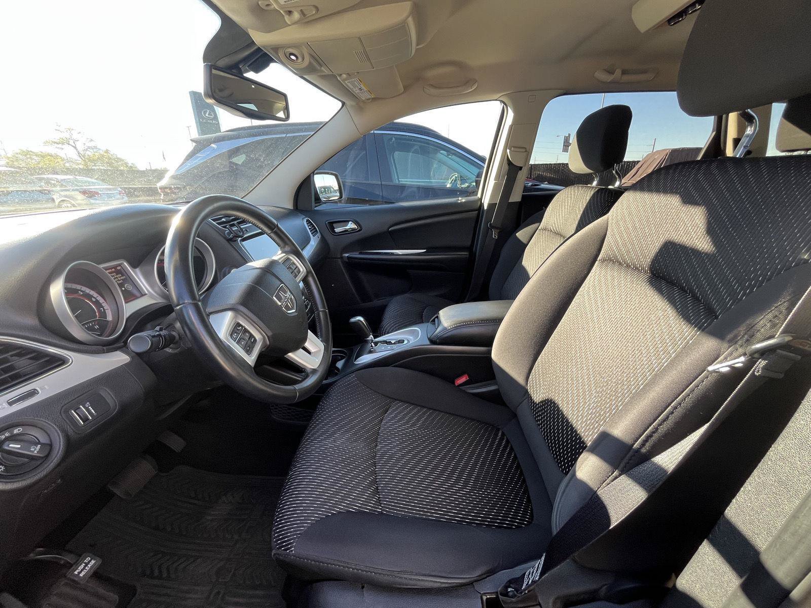 Used 2014 Dodge Journey SXT w/ Flexible Seating Group FWD image 7
