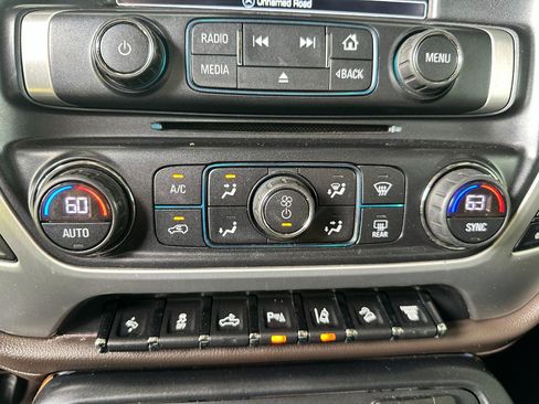 Used 2018 GMC Sierra 2500 SLT w/ Duramax Plus Package AWD/4WD image 39