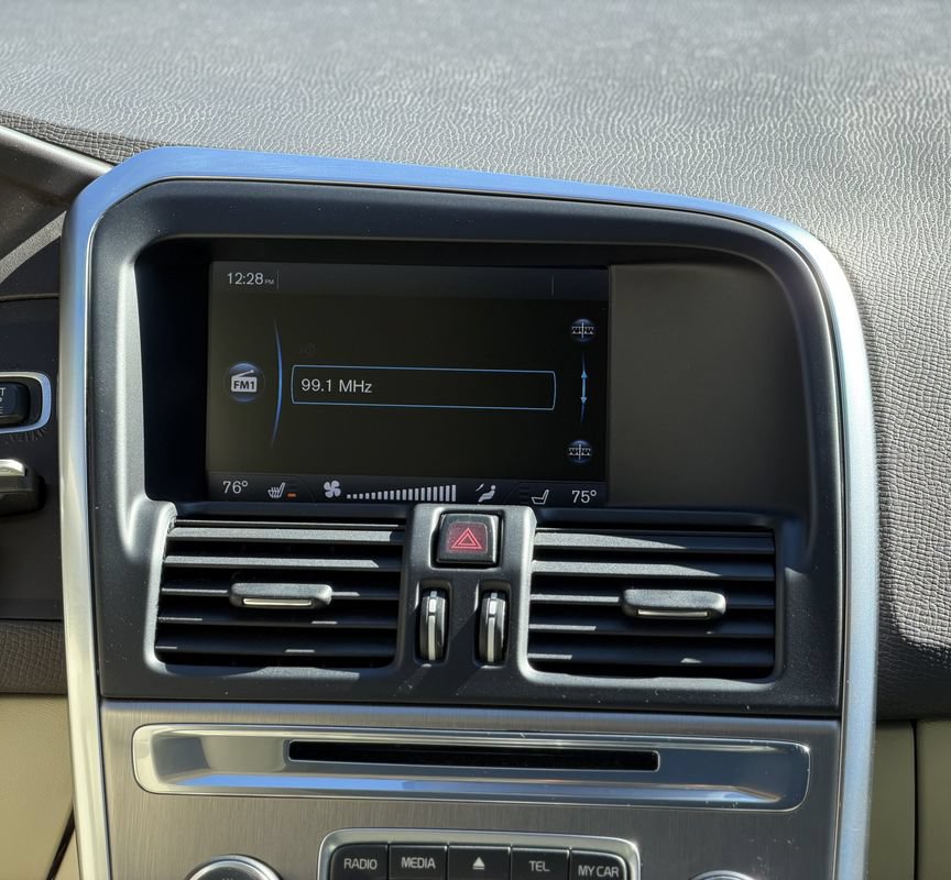 Used 2013 Volvo XC60 T6 AWD/4WD image 18