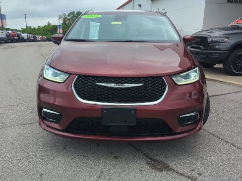 Certified 2023 Chrysler Pacifica Touring-L FWD image 4