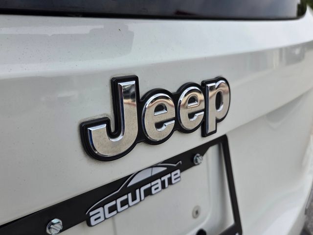 Used 2016 Jeep Renegade Latitude FWD image 14
