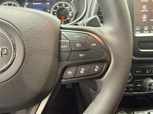 Used 2022 Jeep Cherokee Trailhawk w/ Sound & Nav Group image 24