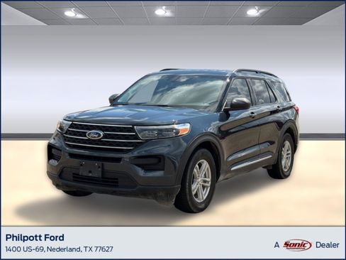 Used 2024 Ford Explorer XLT RWD image 1
