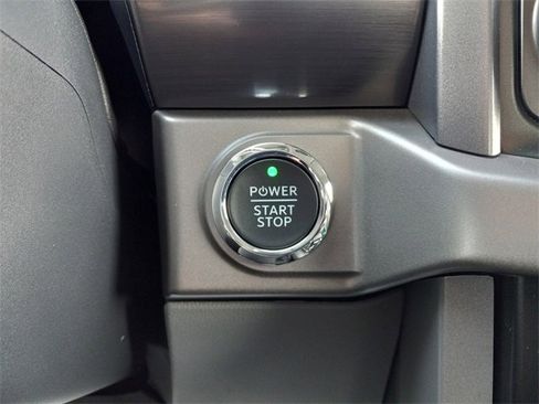 Used 2024 Ford F150 Lightning XLT image 20