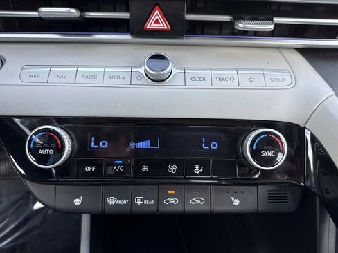 Used 2024 Hyundai Elantra Limited FWD image 33