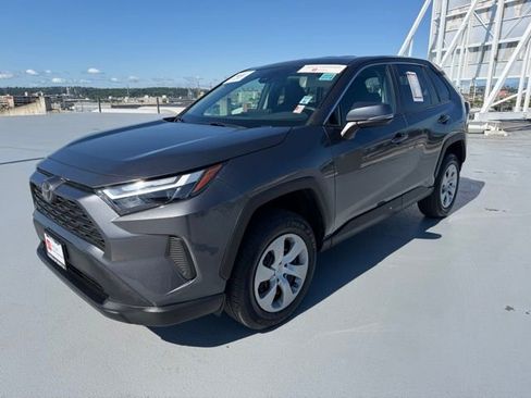 Certified 2023 Toyota RAV4 LE FWD image 5
