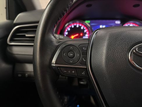 Used 2019 Toyota Camry XSE image 22