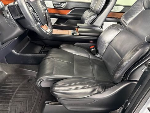 Used 2020 Lincoln Navigator Reserve w/ Luxury Package AWD/4WD image 12