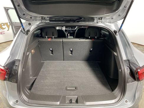 Used 2025 Chevrolet Trax RS w/ Driver Confidence Package image 22