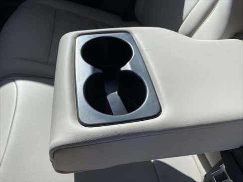 Used 2025 Lincoln Corsair AWD image 12