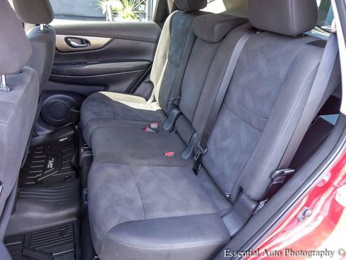 Used 2016 Nissan Rogue S w/ Appearance Package FWD image 11