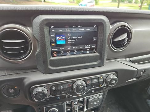 Used 2023 Jeep Wrangler Unlimited w/ Cold Weather Group AWD/4WD image 18