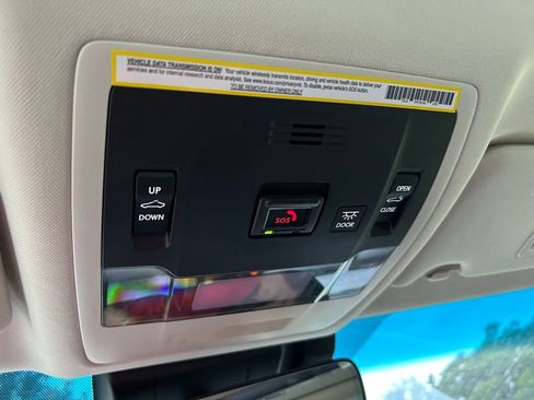 Used 2021 Lexus ES 300h w/ Premium Package FWD image 32