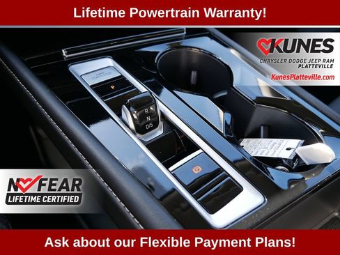 Used 2025 Volkswagen Atlas SE AWD/4WD image 27