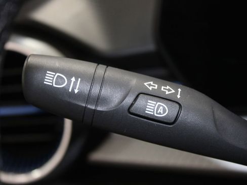 Used 2025 Chevrolet Trax LT w/ LT Convenience Package image 34