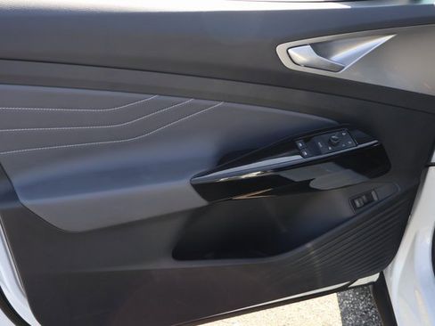 Used 2023 Volkswagen ID.4 Pro S image 10