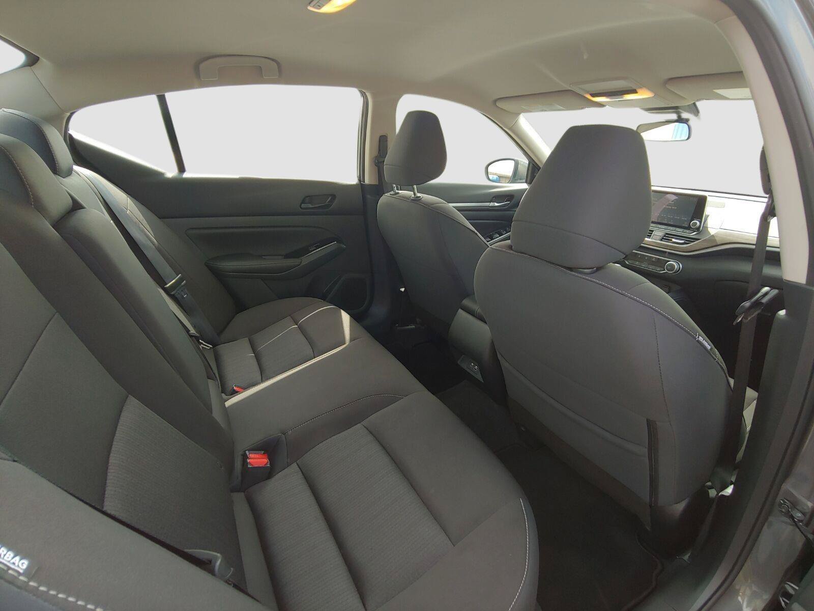 Used 2023 Nissan Altima 2.5 SV FWD image 30