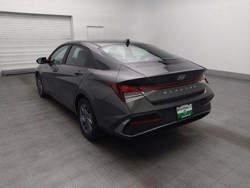 Used 2024 Hyundai Elantra SEL FWD image 5