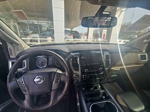 Used 2017 Nissan Titan Platinum Reserve image 7