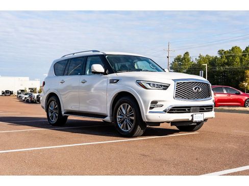Used 2024 INFINITI QX80 Luxe image 3