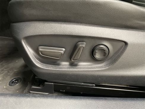 Used 2024 Toyota Camry SE image 15