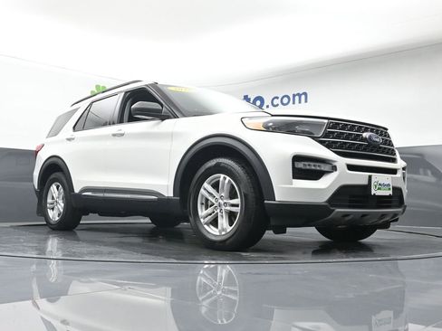 Used 2022 Ford Explorer XLT w/ Equipment Group 202A image 27