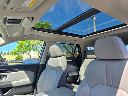 Certified 2023 Honda Pilot Touring image 4