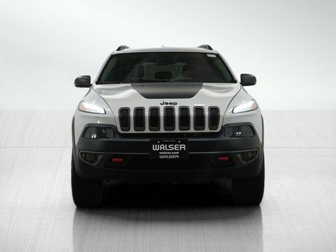 Used 2018 Jeep Cherokee Trailhawk w/ Cold Weather Group image 8