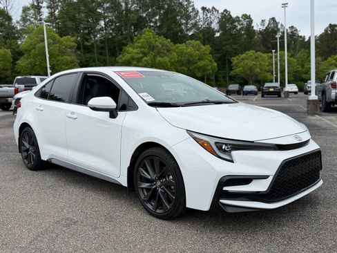 Used 2024 Toyota Corolla SE FWD image 4