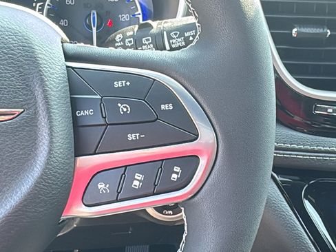 New 2026 Chrysler Pacifica Select image 22