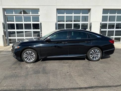 Used 2019 Honda Accord Touring image 3