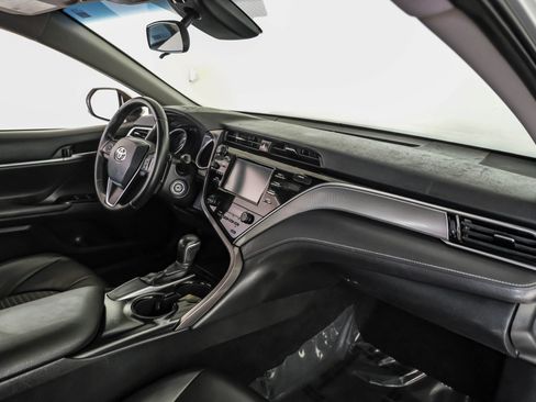Used 2018 Toyota Camry SE FWD image 10