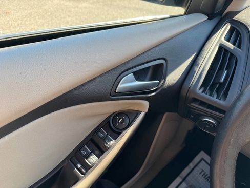 Used 2012 Ford Focus SEL image 26