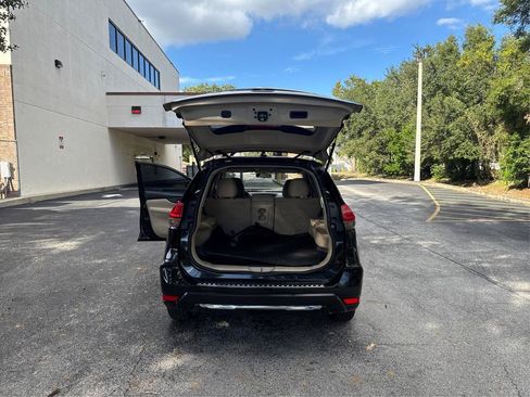 Used 2017 Nissan Rogue S w/ S Appearance Package FWD image 11