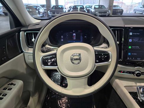 Used 2023 Volvo XC60 T8 Ultimate w/ Climate Package image 10