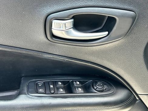 Used 2020 Jeep Compass Latitude FWD image 17
