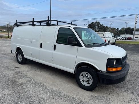 Used 2014 Chevrolet Express 3500 Extended image 4